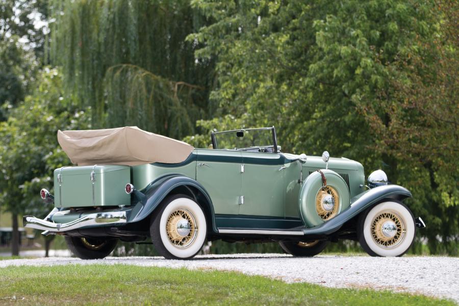  Auburn 8-105 Salon Dual Ratio Convertible Sedan 1933 года  (фото 8 из 48)